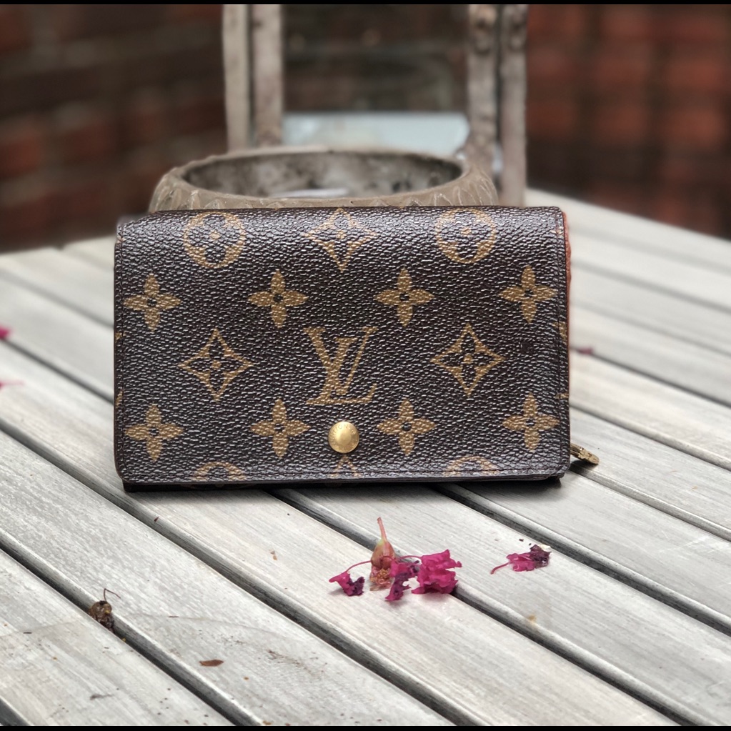 Authentic Louis Vuitton Vintage Monnaie Bifold